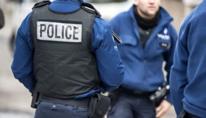 Клиши-су-Буа (Clichy-sous-Bois) полиция задержала трёх мужчин по подозрению в каннибализме