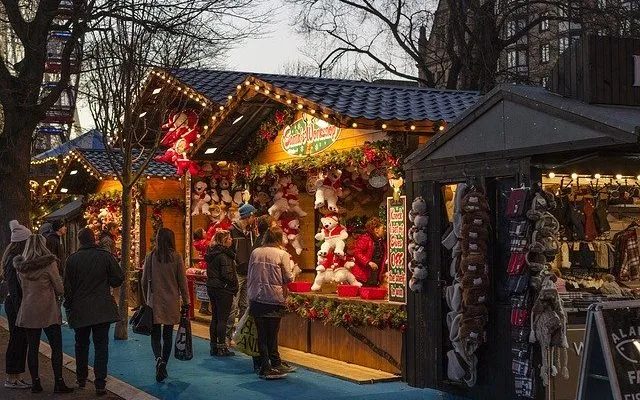 Рождественская ярмарка в Страсбурге открылась через год после теракта