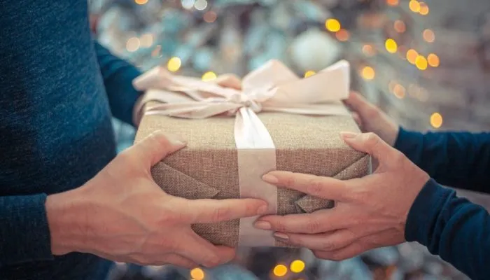 Французы все больше распродают рождественские подарки, едва распаковав