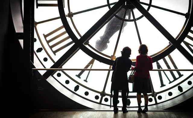 Календарь открытия достопримечательностей и музеев в Париже