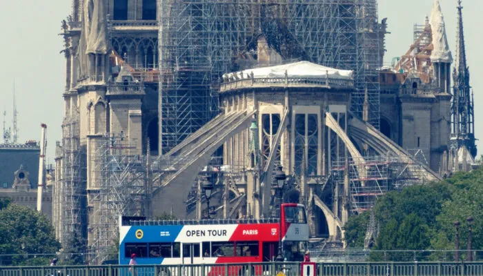 Новый этап восстановительных работ собора Нотр Дам в Париже