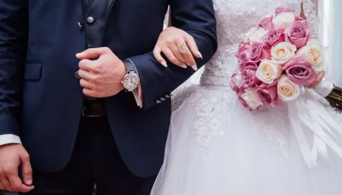 Свадьбы во Франции разрешены в малых комитетах