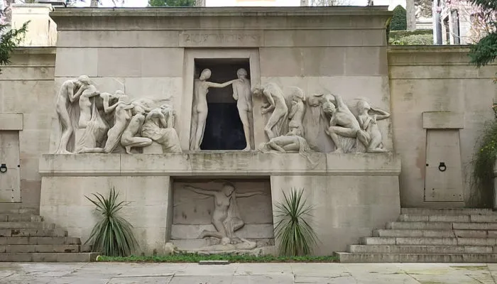 Кладбище Пер-Лашез в Париже: музей знаменитостей и красивый парк