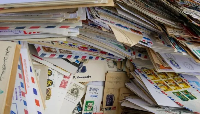 Почта Франции: отправить письмо или посылку